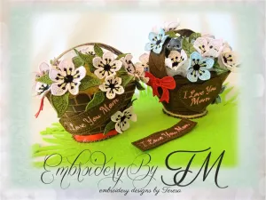 Basket full of flowers/com.felt and lace/Basket can be used for mothers day or as home decoration or simply as a gift to make somebody happy