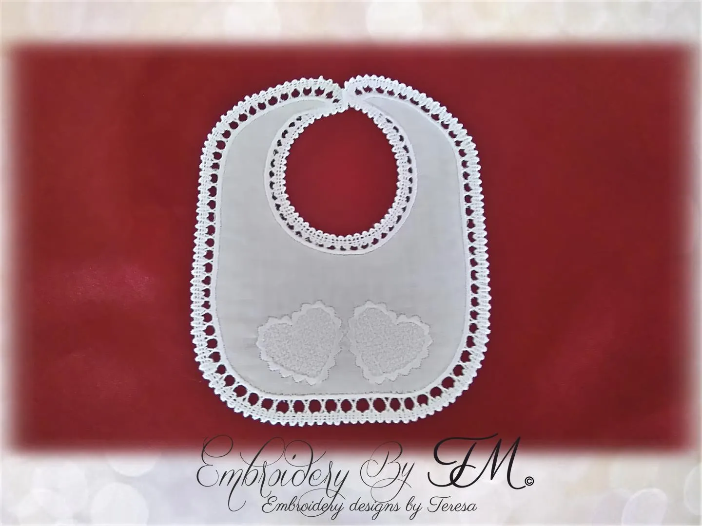 Children's bib with lace