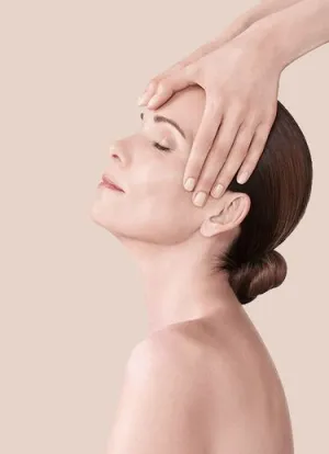 Soin Dermatologique Secheresse Face Treatment