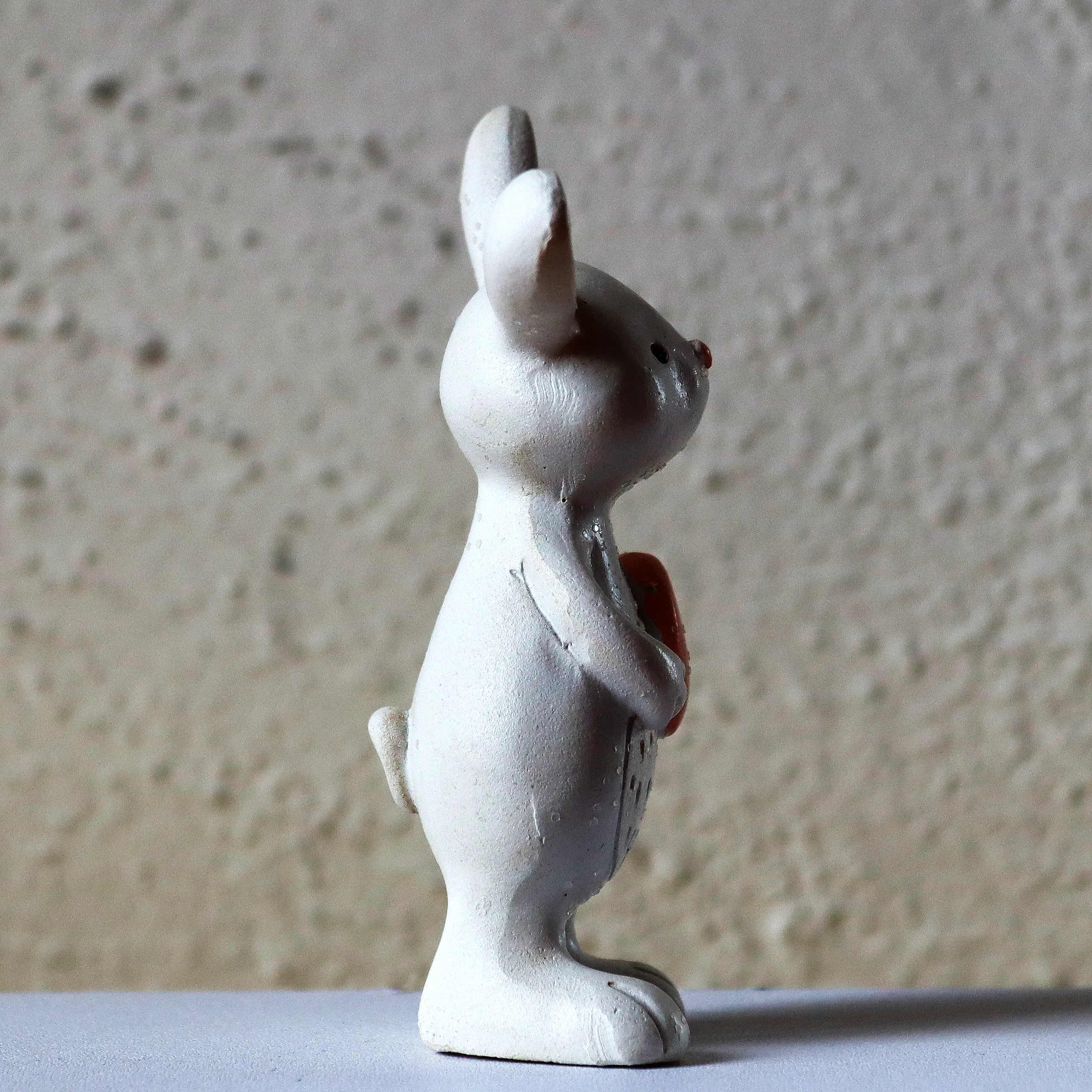 Standing rabbit with heart